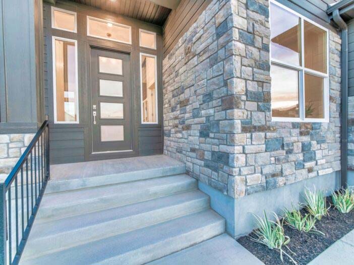 Stone Brick Siding 702x526 1 Stone Brick Siding 702x526 1